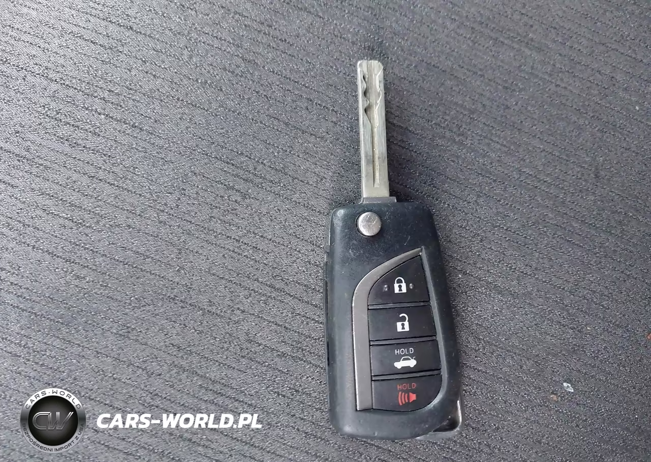 2018 Toyota Camry Le VIN:4T1B11HK0JU630107 - 11