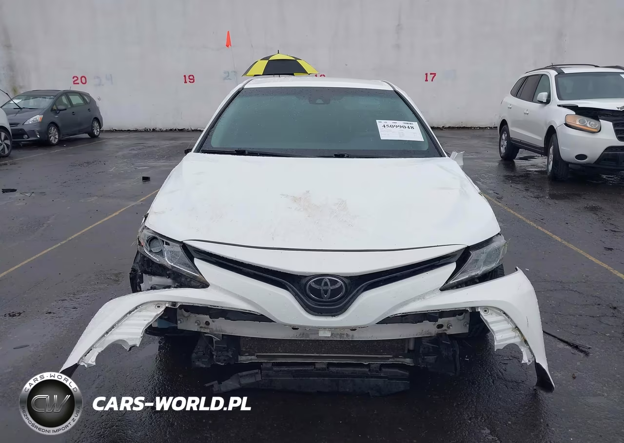 2018 Toyota Camry Le VIN:4T1B11HK0JU630107 - 13