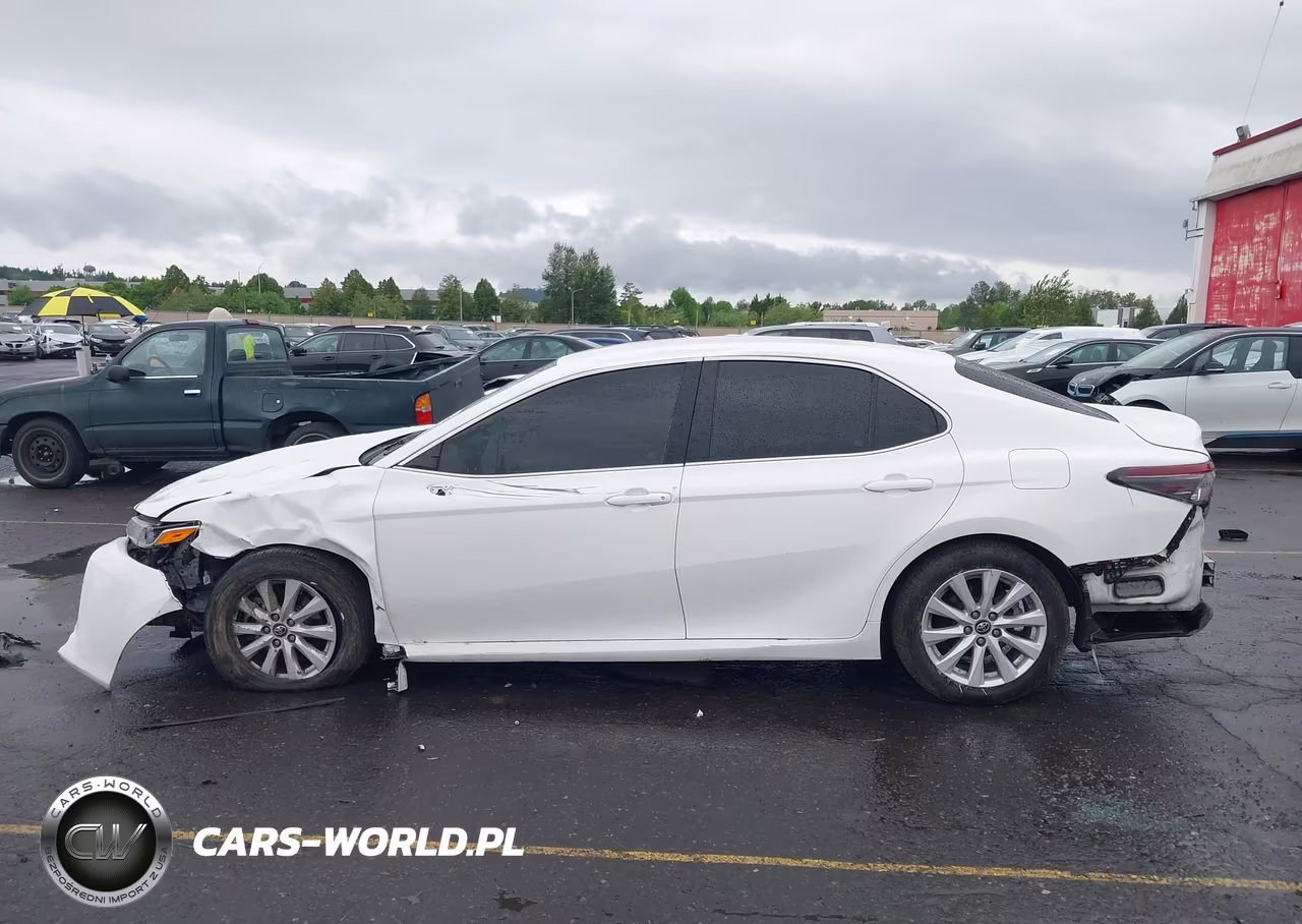 2018 Toyota Camry Le VIN:4T1B11HK0JU630107 - 15