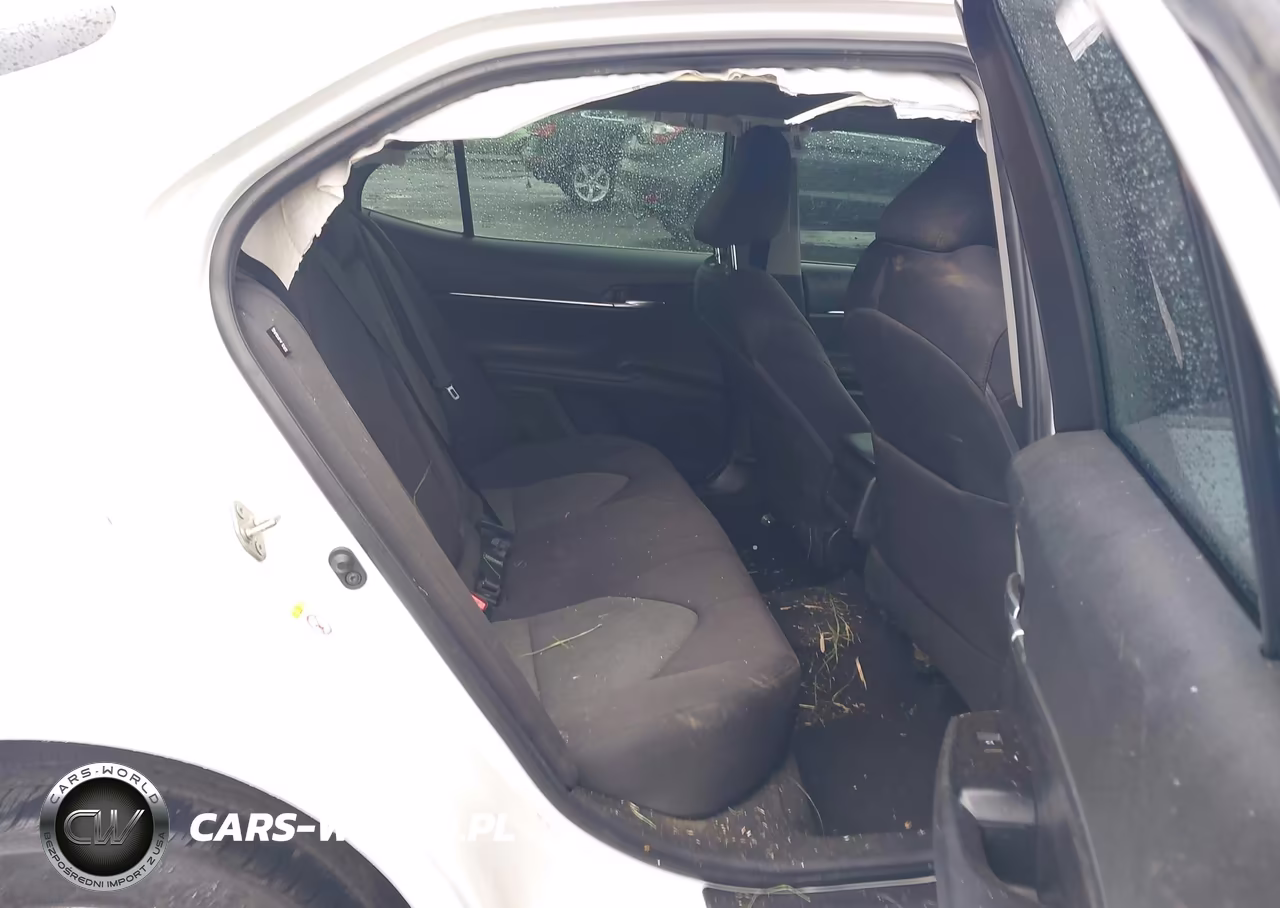 2018 Toyota Camry Le VIN:4T1B11HK0JU630107 - 8