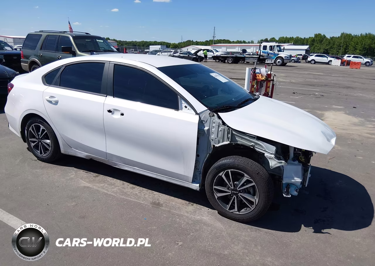 2023 Kia Forte Lxs – zdjęcie 1 z 17