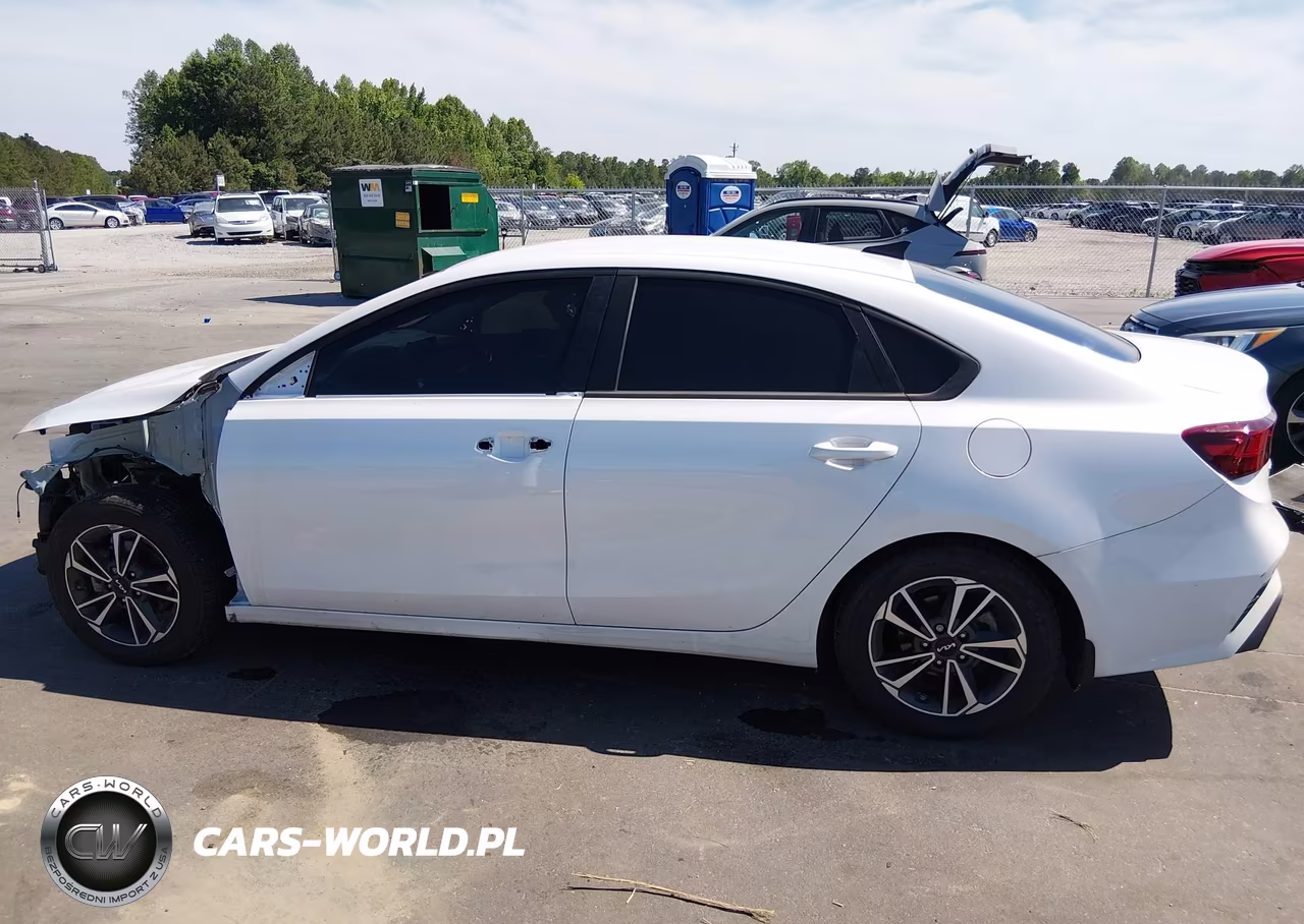 2023 Kia Forte Lxs VIN:3KPF24AD8PE631934 - 15