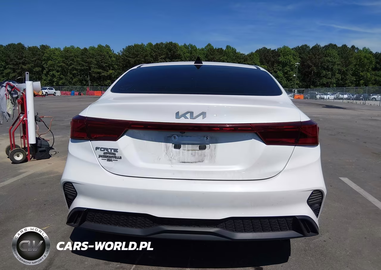 2023 Kia Forte Lxs VIN:3KPF24AD8PE631934 - 17