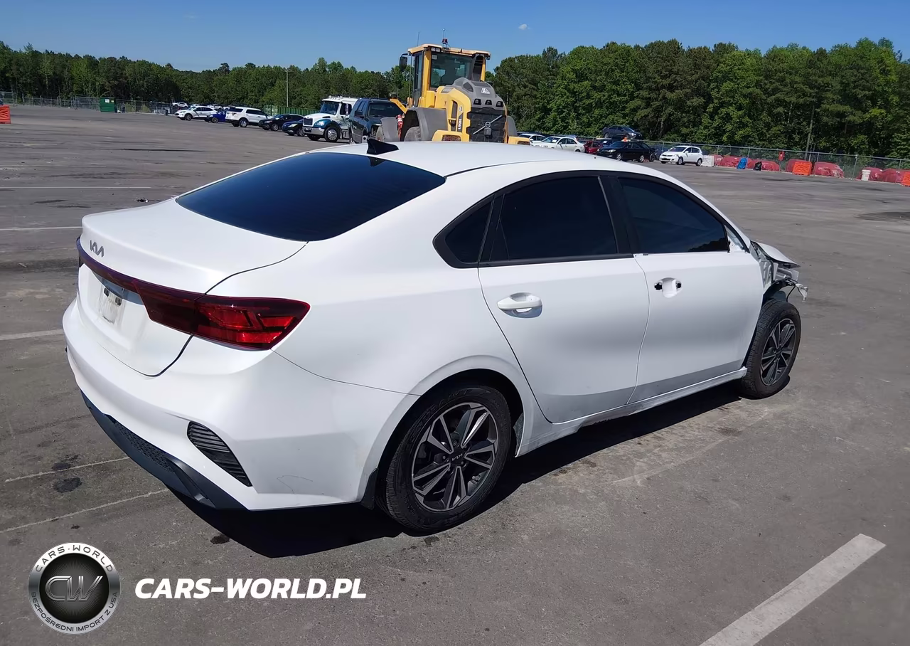 2023 Kia Forte Lxs VIN:3KPF24AD8PE631934 - 4