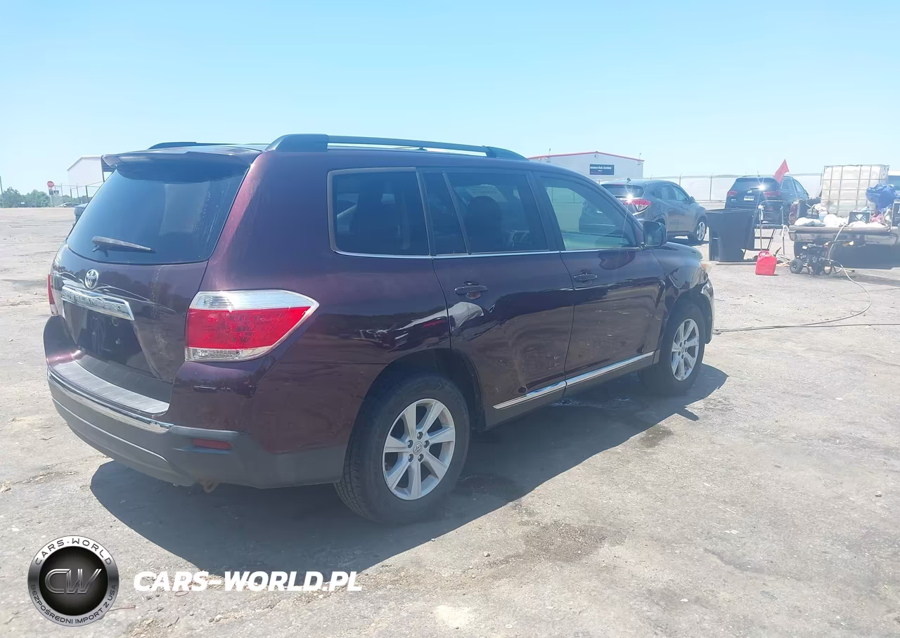 2013 Toyota Highlander Base Plus VIN:5TDZA3EH2DS042211 - 4