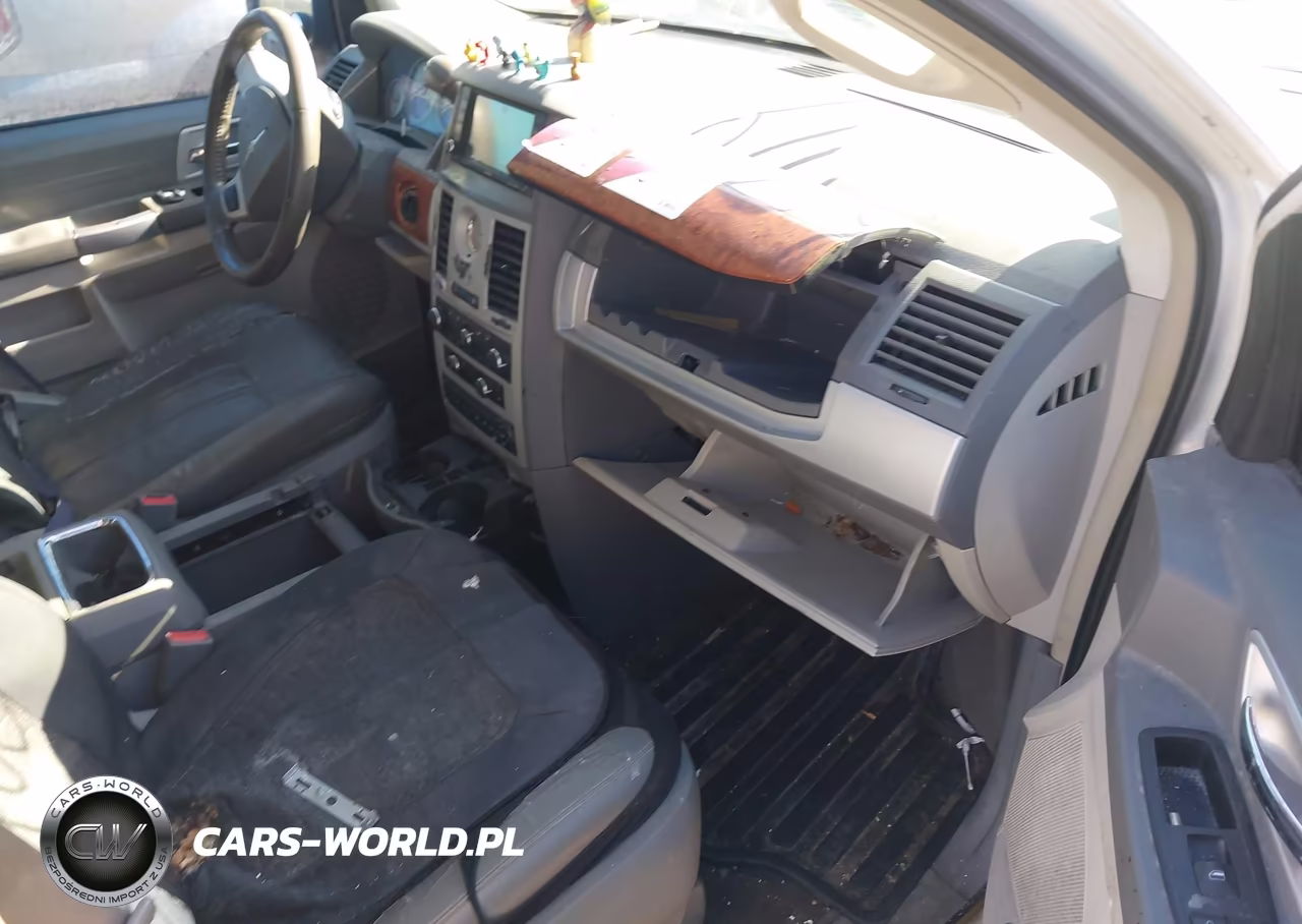 2008 Chrysler Town & Country Touring VIN:2A8HR54P68R827895 - 5