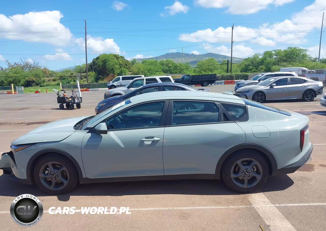 2025 Kia K4 Lxs VIN:3KPFT4DE9SE193905 - 14