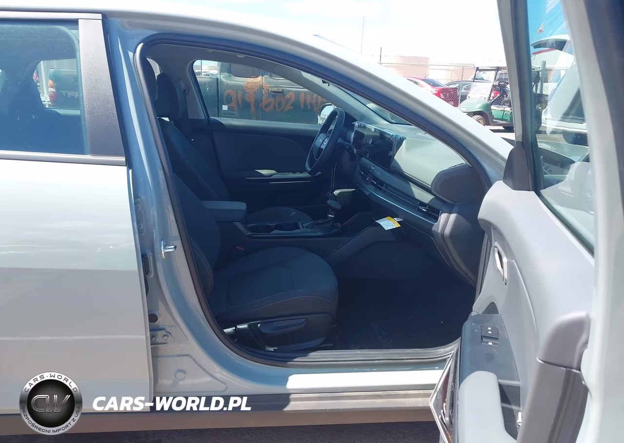 2025 Kia K4 Lxs VIN:3KPFT4DE9SE193905 - 5