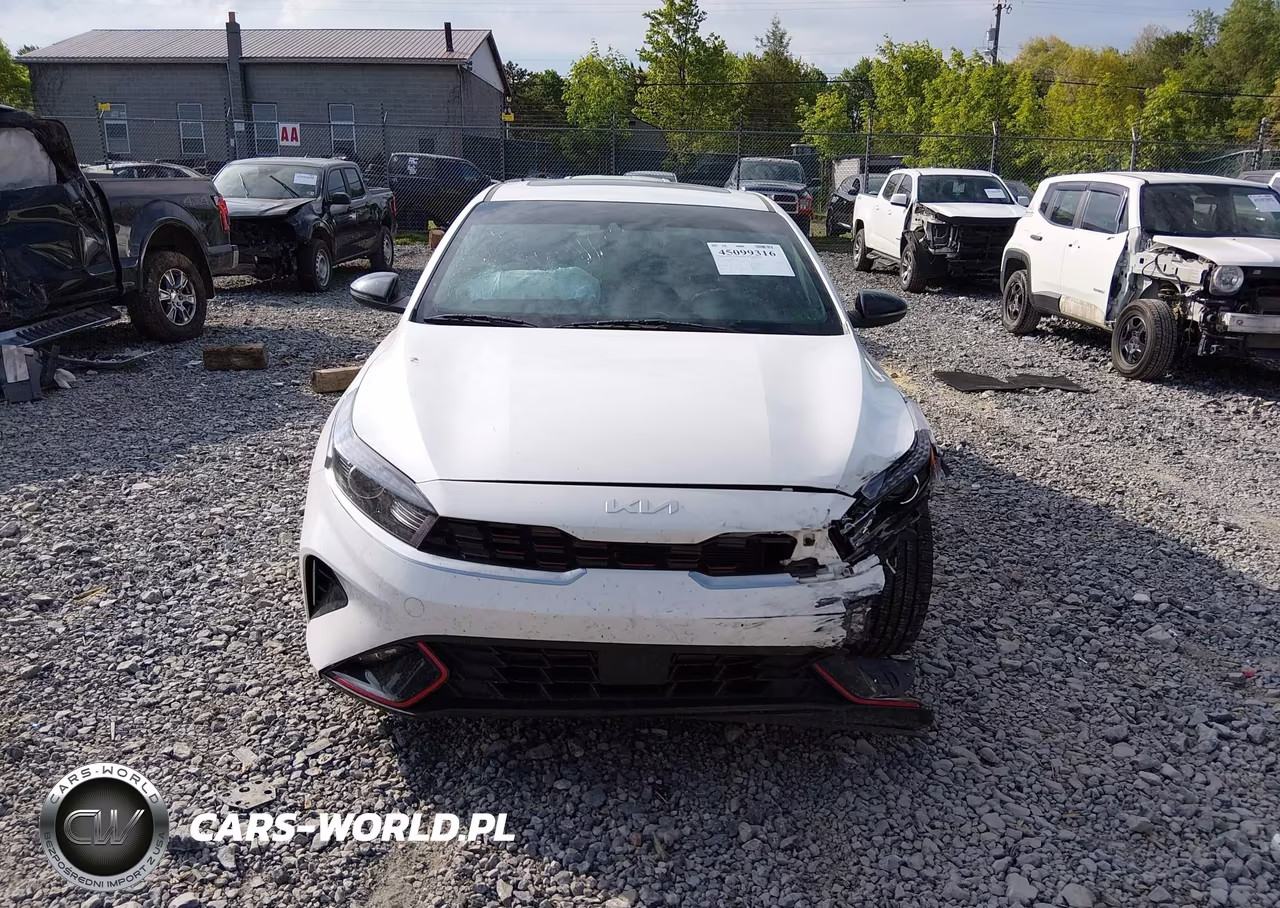 2024 Kia Forte Gt-Line VIN:3KPF54AD9RE812180 - 13