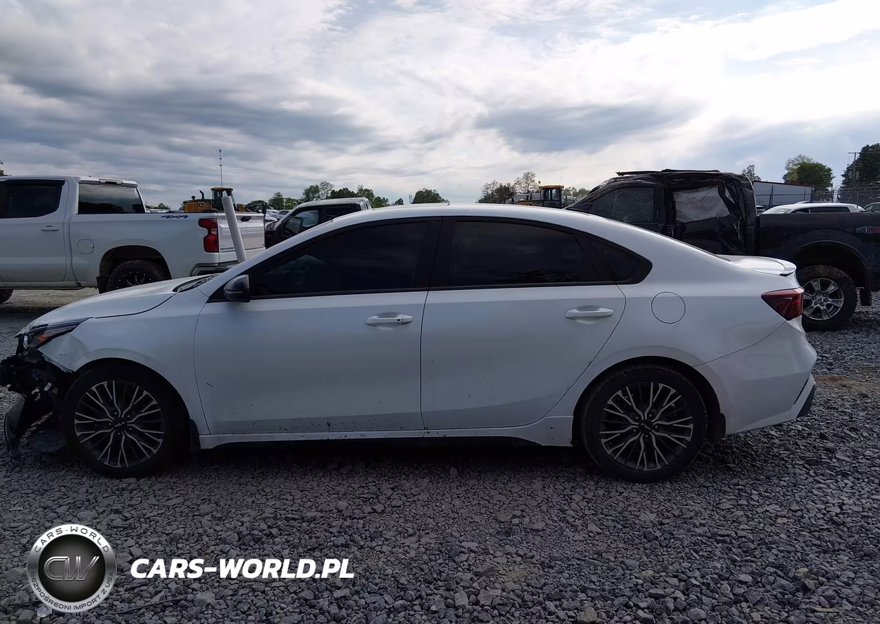 2024 Kia Forte Gt-Line VIN:3KPF54AD9RE812180 - 15