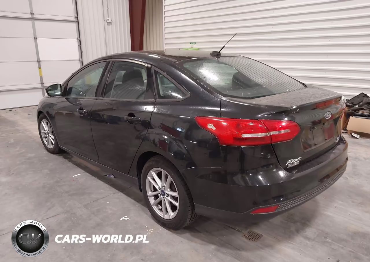 2015 Ford Focus Se VIN:1FADP3F24FL306137 - 3