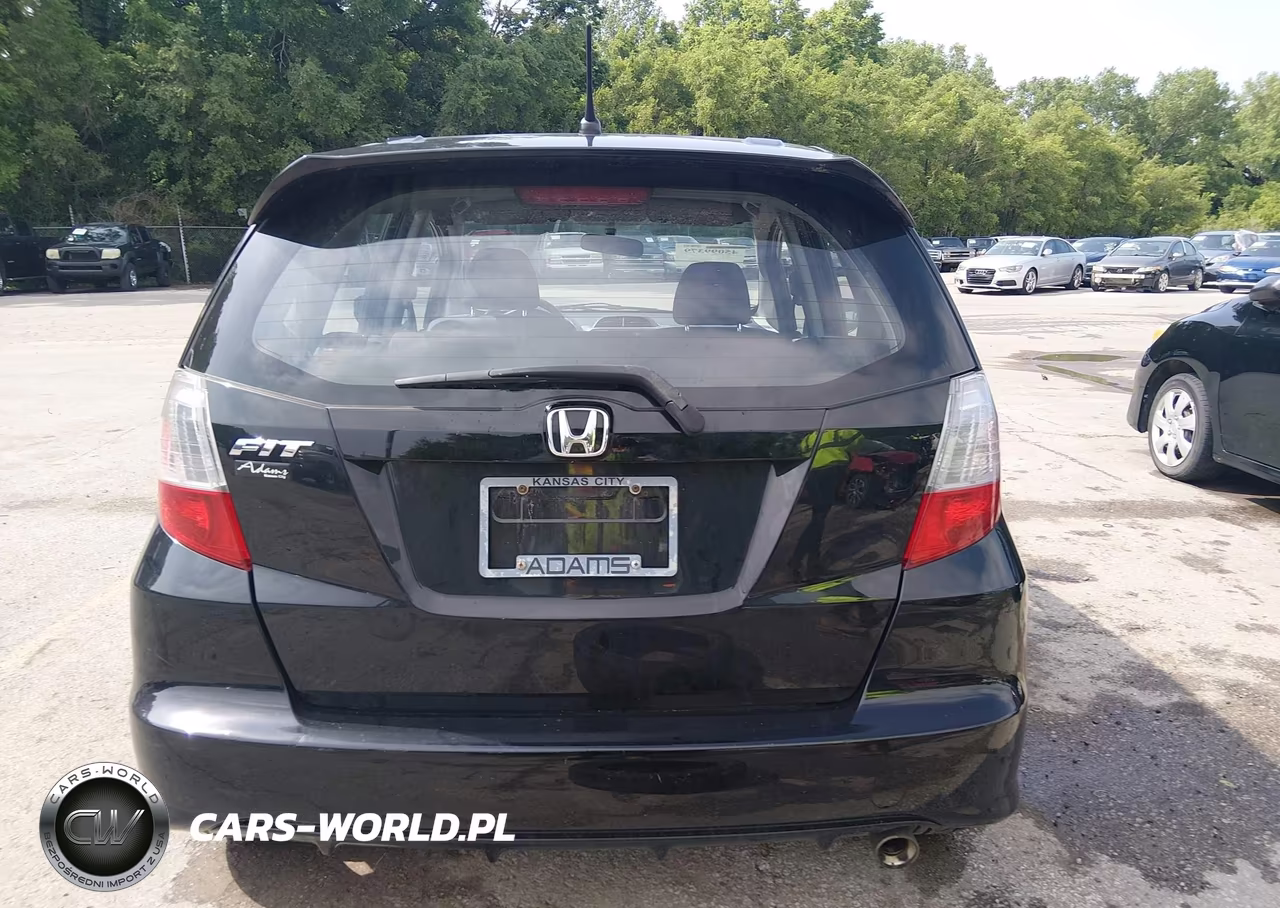 2011 Honda Fit Sport VIN:JHMGE8H55BS001987 - 17