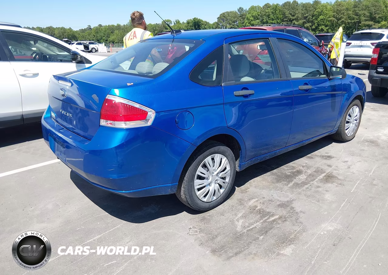 2011 Ford Focus S VIN:1FAHP3EN5BW156707 - 4