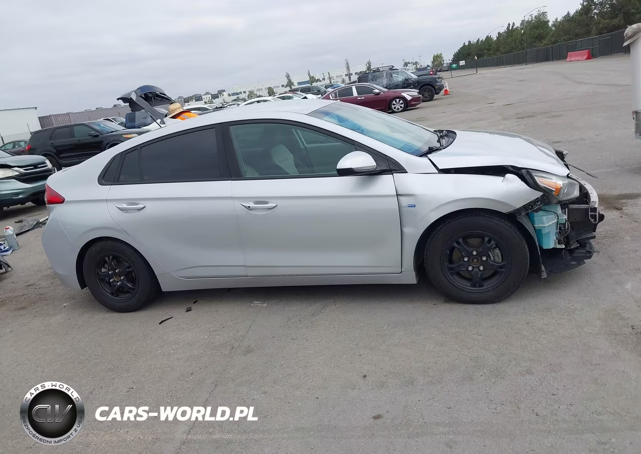 2018 Hyundai Ioniq Hybrid Blue VIN:KMHC65LC5JU097586 - 14