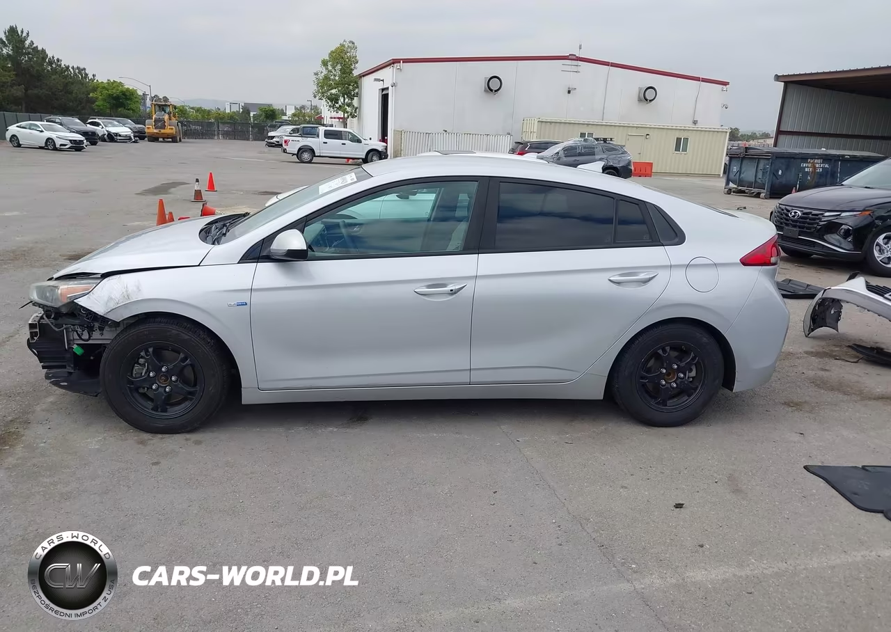 2018 Hyundai Ioniq Hybrid Blue VIN:KMHC65LC5JU097586 - 15