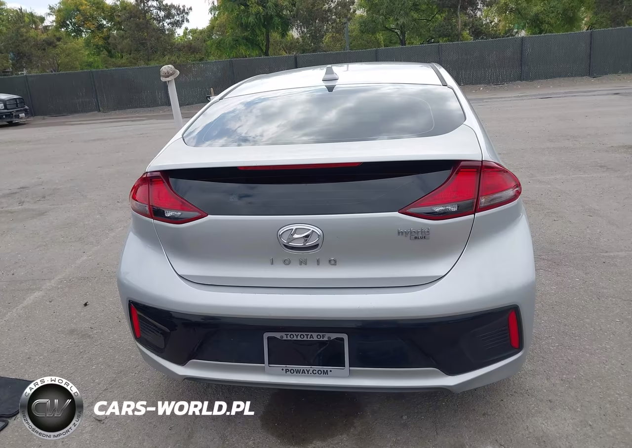 2018 Hyundai Ioniq Hybrid Blue VIN:KMHC65LC5JU097586 - 17