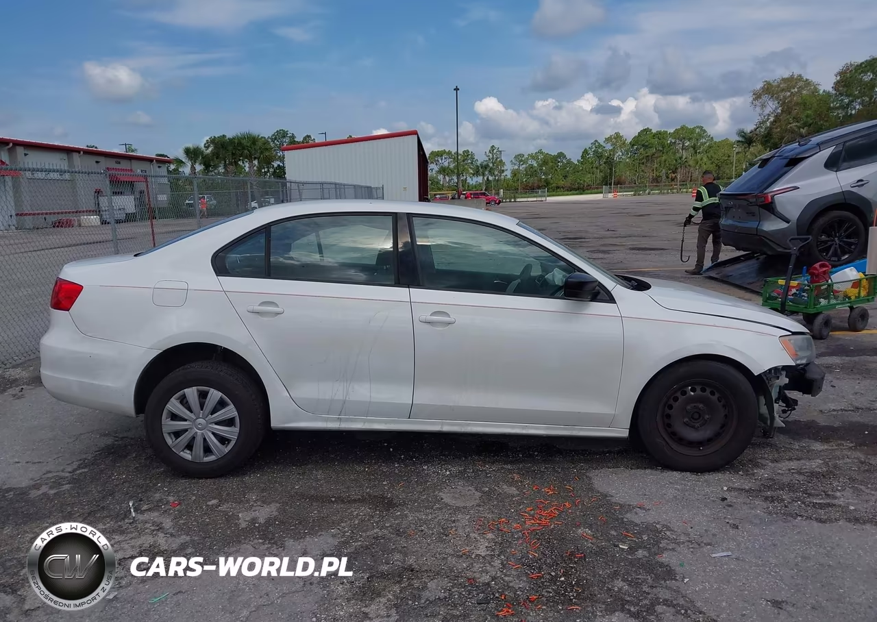 2011 Volkswagen Jetta 2.0L S VIN:3VW2K7AJ1BM379400 - 13