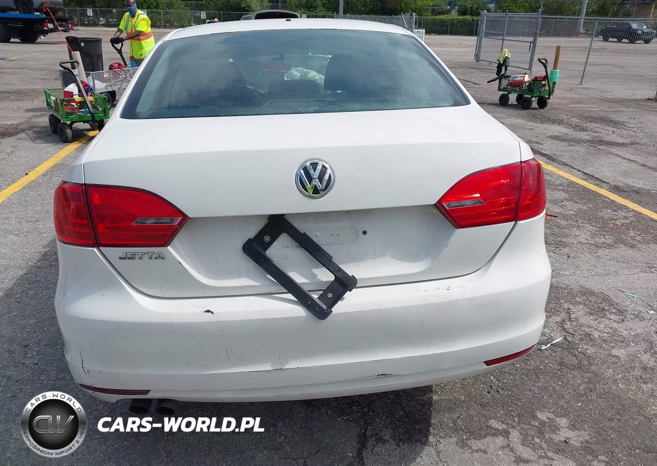 2011 Volkswagen Jetta 2.0L S VIN:3VW2K7AJ1BM379400 - 16