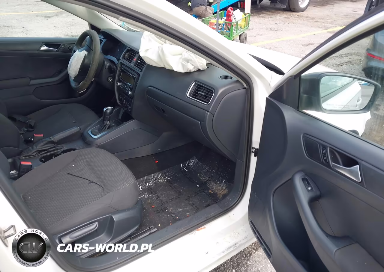 2011 Volkswagen Jetta 2.0L S VIN:3VW2K7AJ1BM379400 - 5