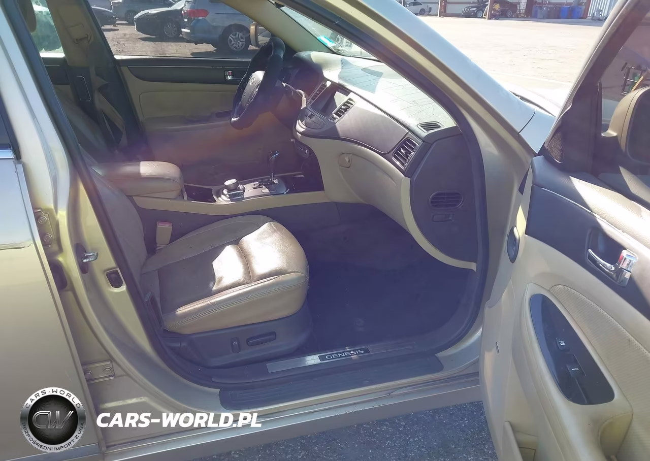 2011 Hyundai Genesis 4.6 VIN:KMHGC4DF4BU131628 - 5