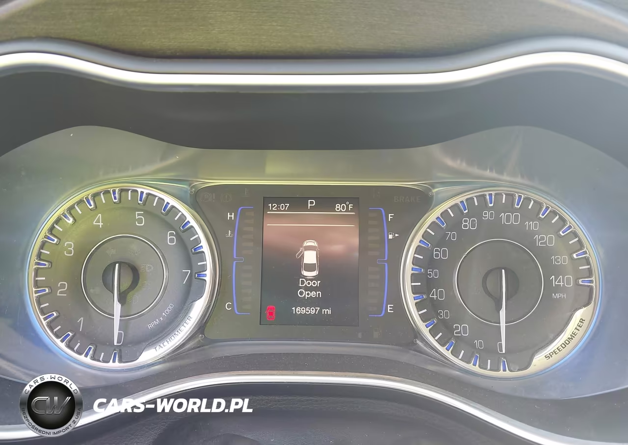 2016 Chrysler 200 Touring VIN:1C3CCCFB9GN194303 - 7