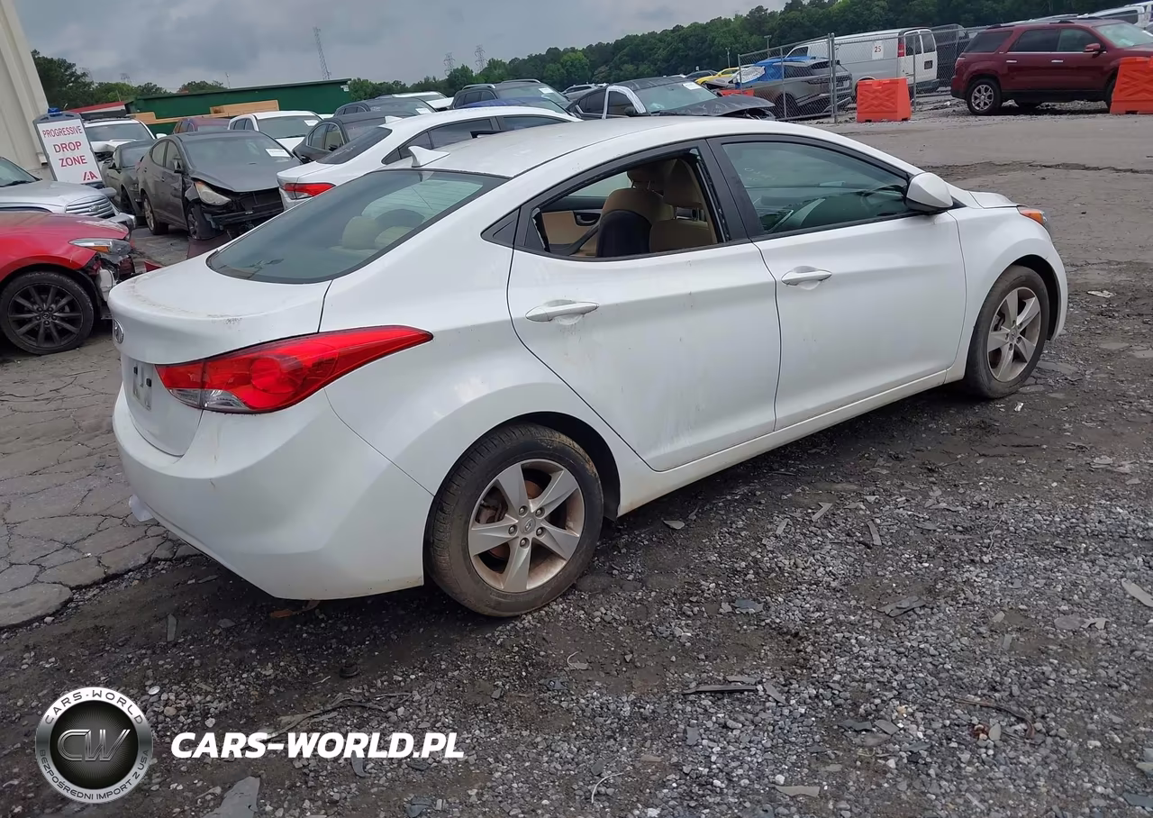 2012 Hyundai Elantra Gls VIN:5NPDH4AE3CH089341 - 4