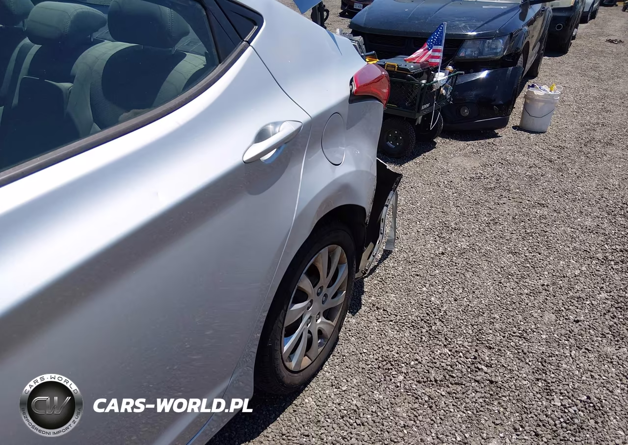 2013 Hyundai Elantra Gls VIN:5NPDH4AE4DH226630 - 16