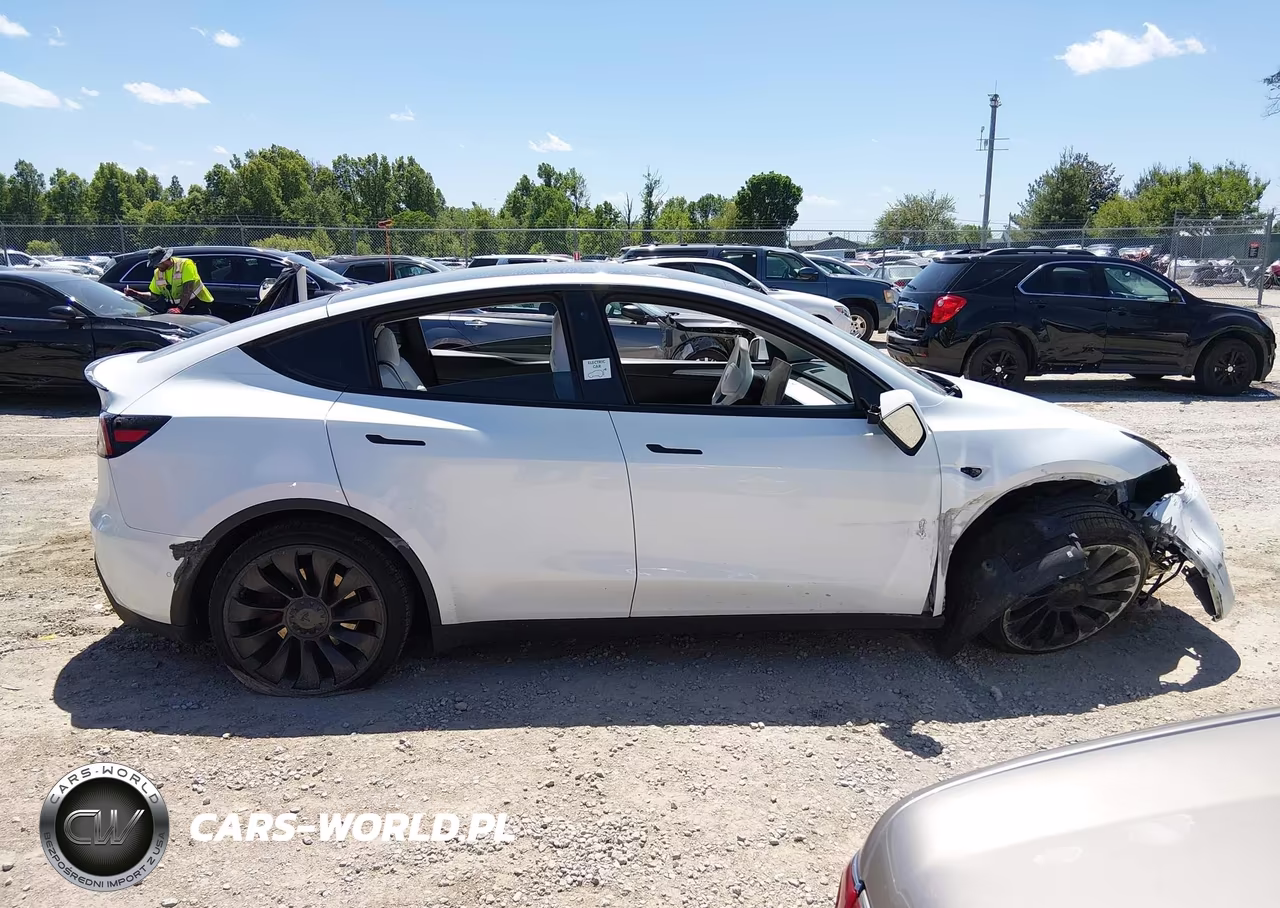 2022 Tesla Model Y Performance Dual Motor All-Wheel Drive VIN:7SAYGDEF5NF522847 - 14