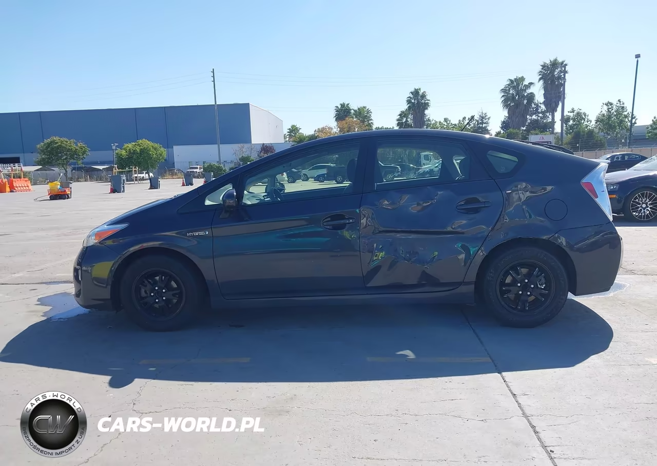 2014 Toyota Prius Three VIN:JTDKN3DU1E0375489 - 14