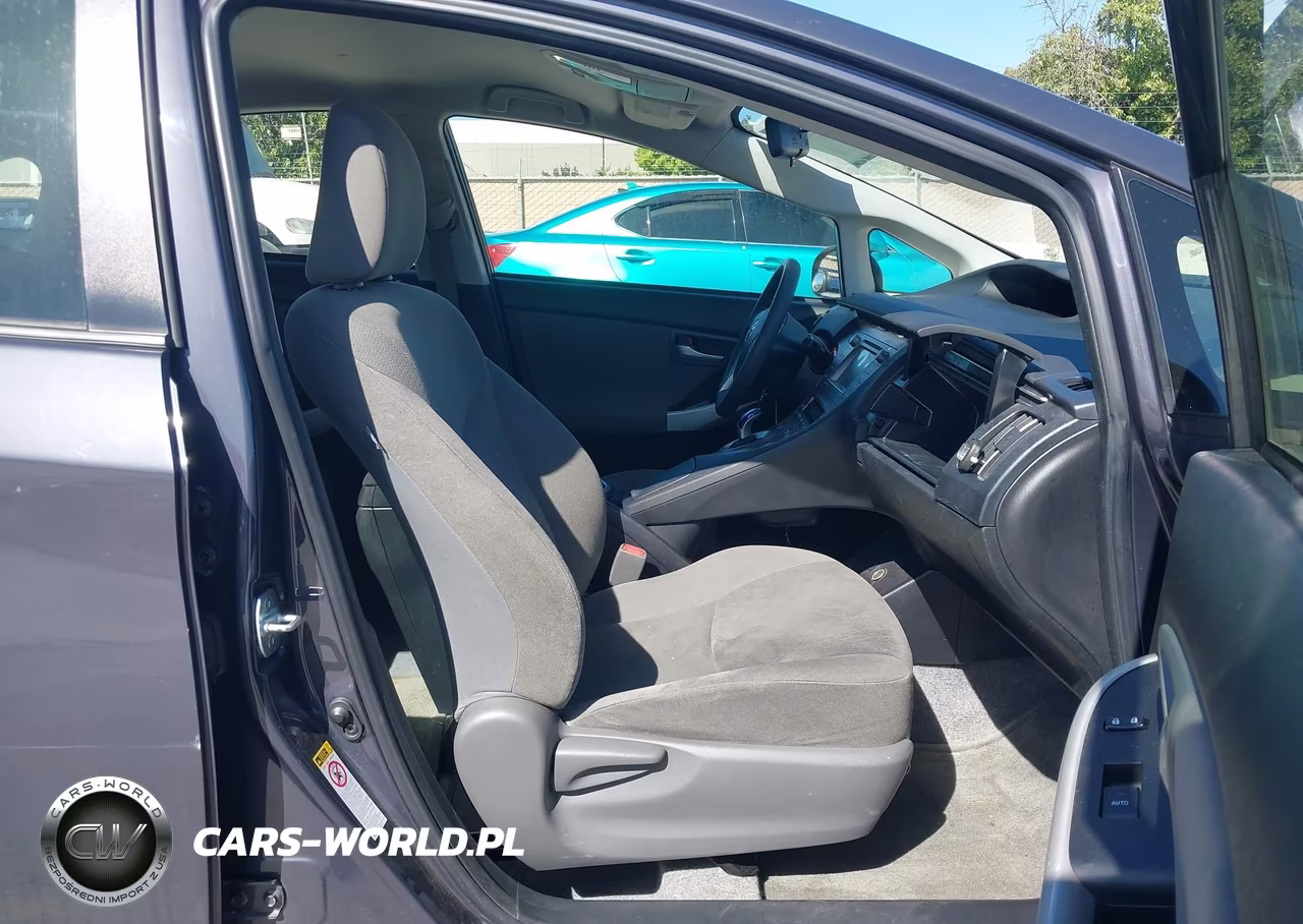 2014 Toyota Prius Three VIN:JTDKN3DU1E0375489 - 5