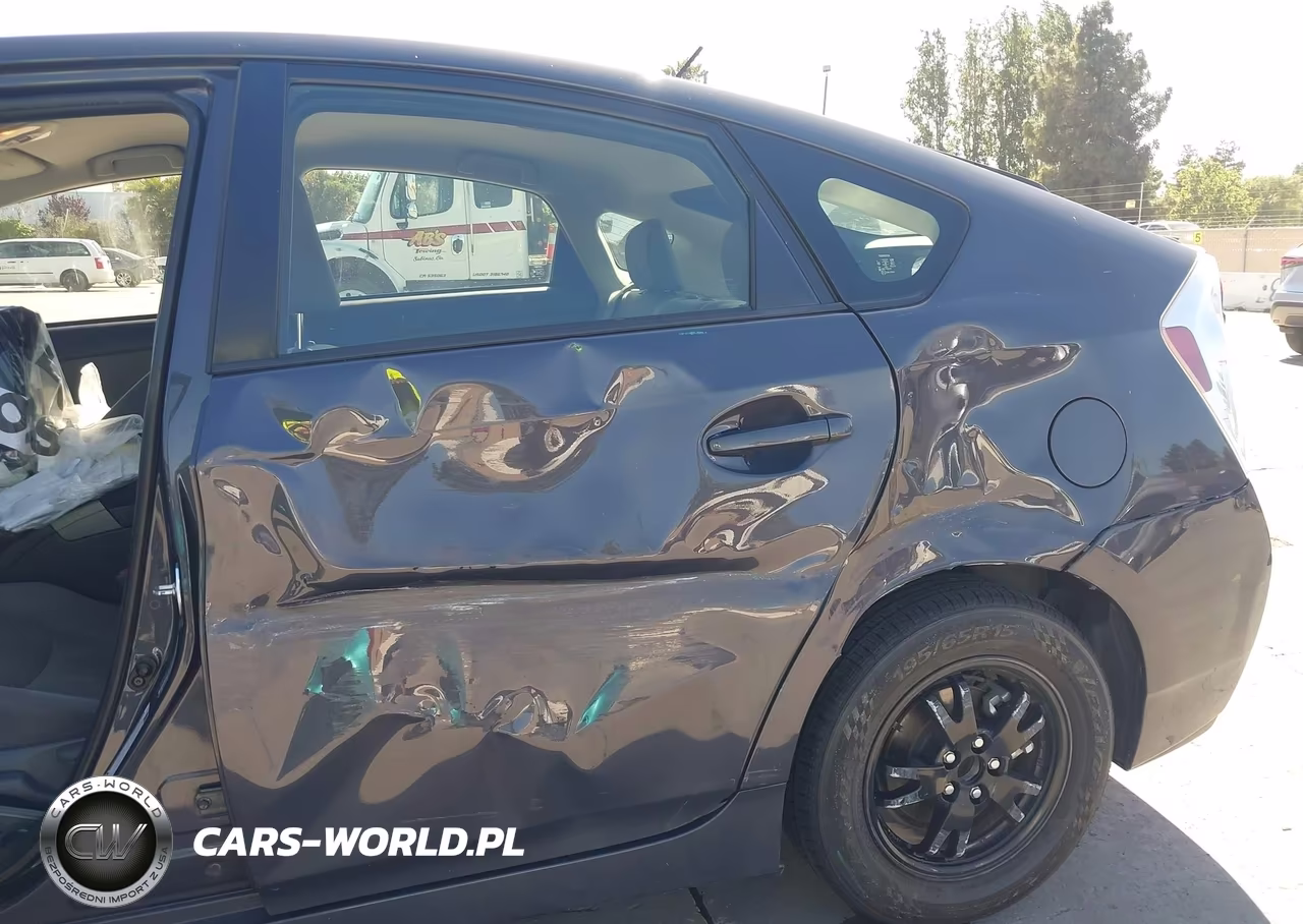 2014 Toyota Prius Three VIN:JTDKN3DU1E0375489 - 6