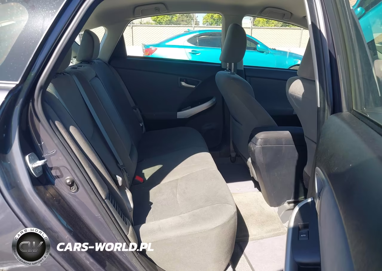2014 Toyota Prius Three VIN:JTDKN3DU1E0375489 - 8