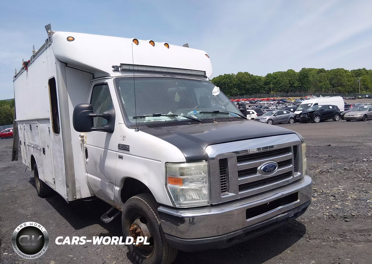 2011 Ford E-350 Cutaway