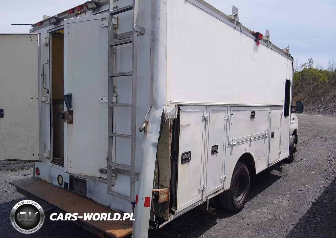2011 Ford E-350 Cutaway VIN:1FDWE3FL2BDA87082 - 4
