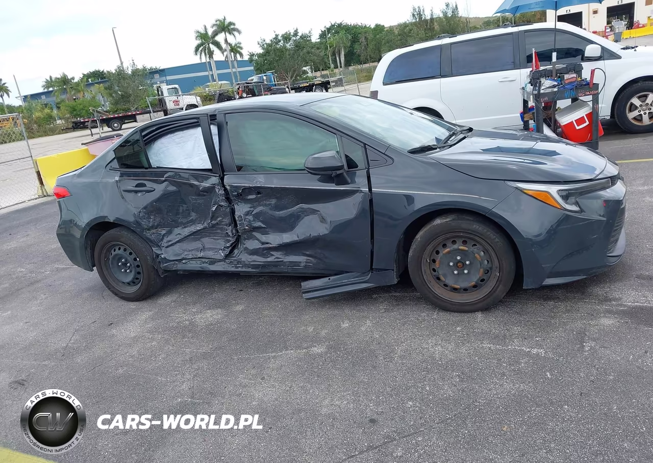 2025 Toyota Corolla Hybrid Le VIN:JTDBCMFE4S3089132 - 13
