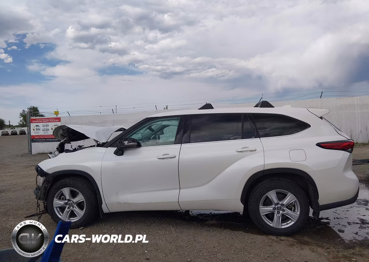 2020 Toyota Highlander Le VIN:5TDBZRBHXLS035801 - 14