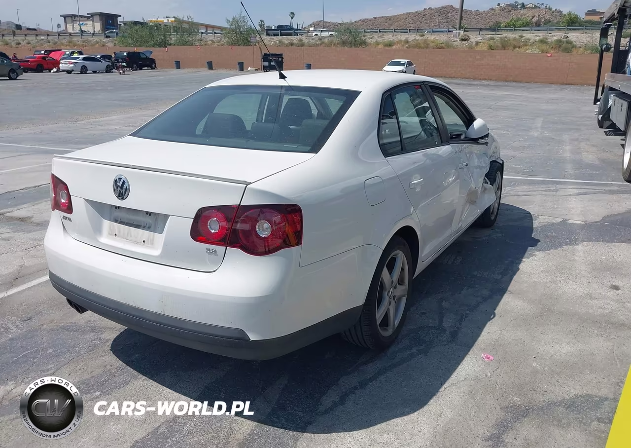 2010 Volkswagen Jetta Limited Edition VIN:3VWAZ7AJ0AM114750 - 4