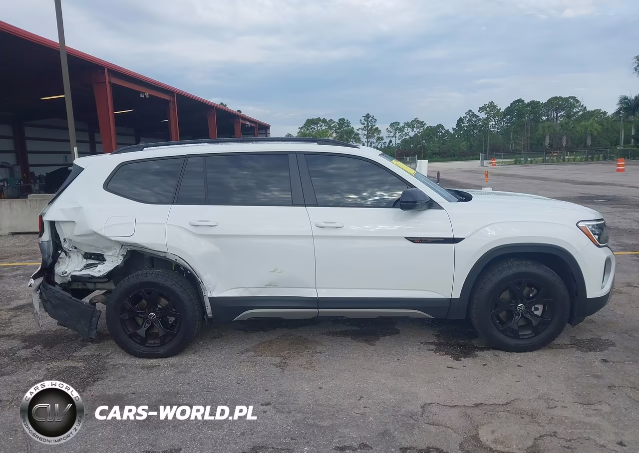 2025 Volkswagen Atlas 2.0T Peak Edition VIN:1V2CR2CA2SC541490 - 14