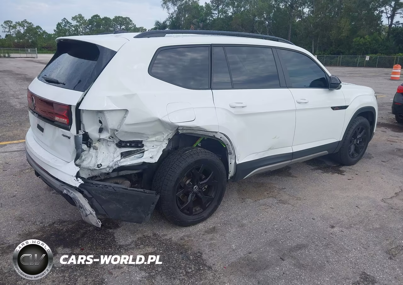 2025 Volkswagen Atlas 2.0T Peak Edition VIN:1V2CR2CA2SC541490 - 4