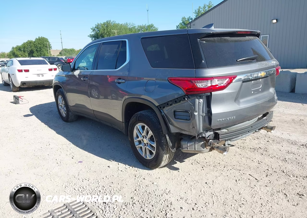 2019 Chevrolet Traverse Ls VIN:1GNERFKW3KJ153296 - 3