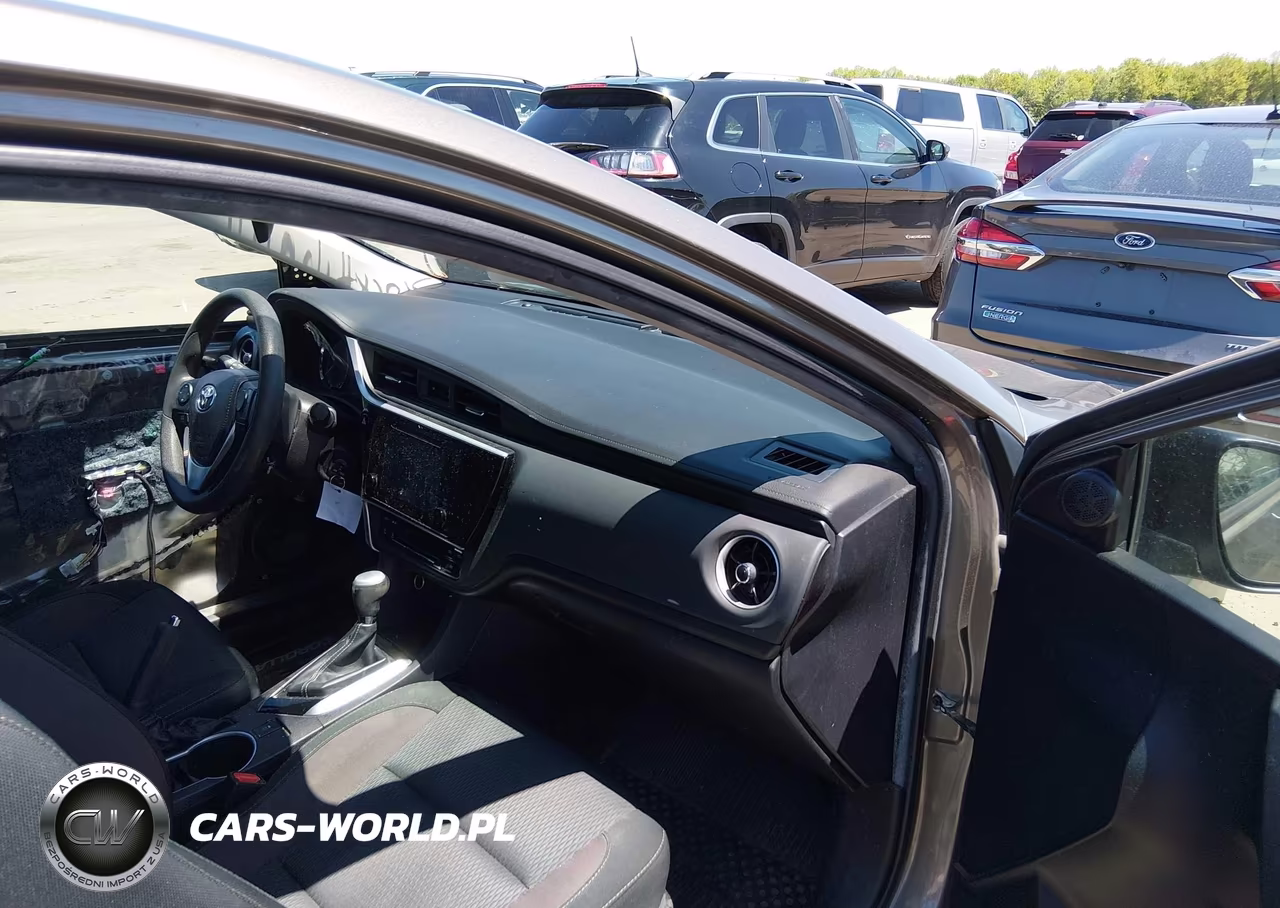 2019 Toyota Corolla Le VIN:2T1BURHEXKC150045 - 5