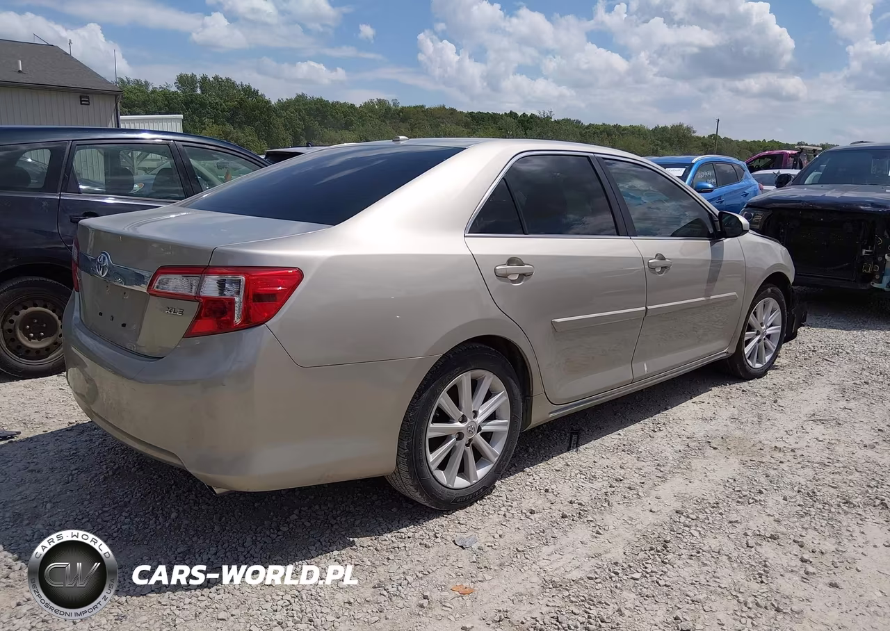 2014 Toyota Camry Xle V6 VIN:4T1BK1FK3EU538351 - 4