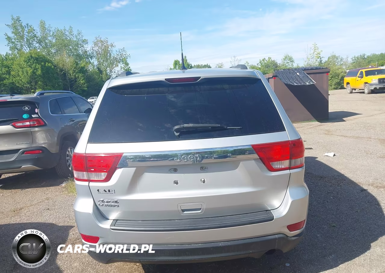 2011 Jeep Grand Cherokee Laredo VIN:1J4RR4GG9BC511631 - 16
