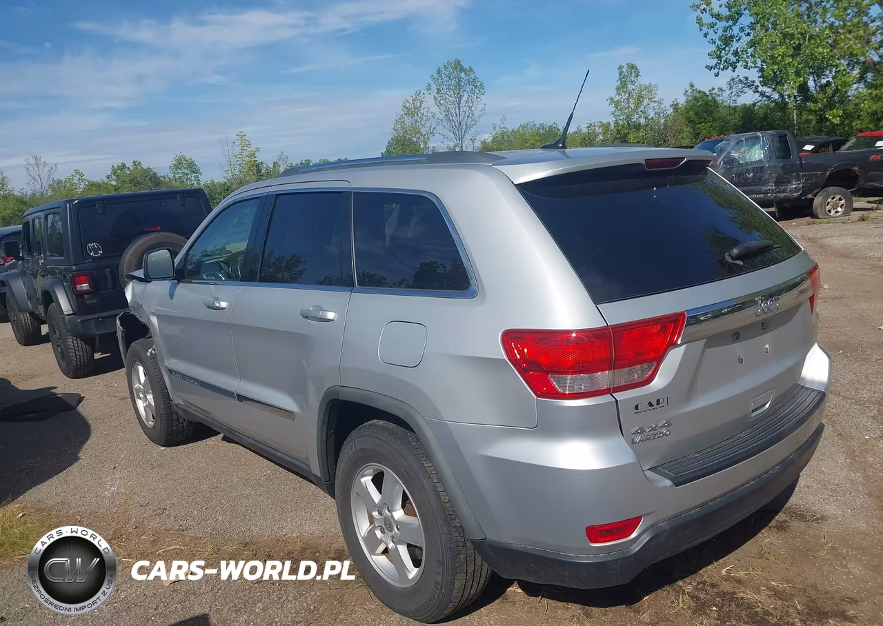2011 Jeep Grand Cherokee Laredo VIN:1J4RR4GG9BC511631 - 3