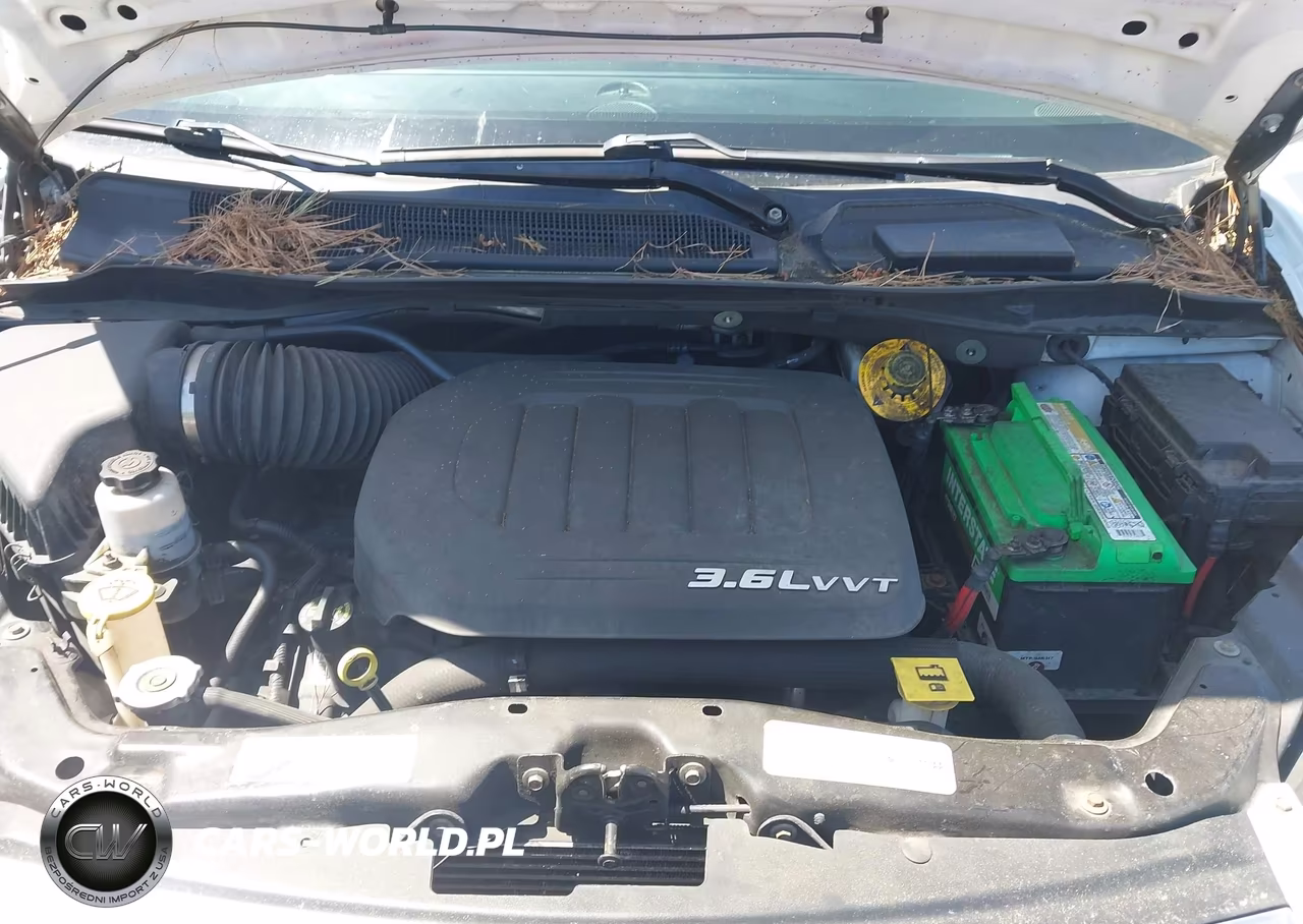 2015 Chrysler Town & Country Touring VIN:2C4RC1BG2FR544612 - 10