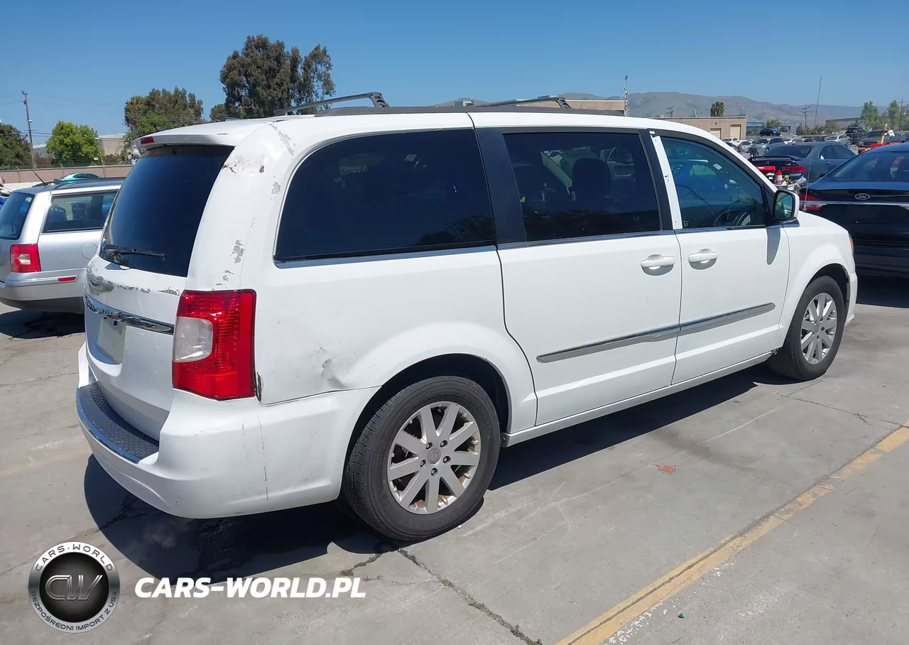 2015 Chrysler Town & Country Touring VIN:2C4RC1BG2FR544612 - 4