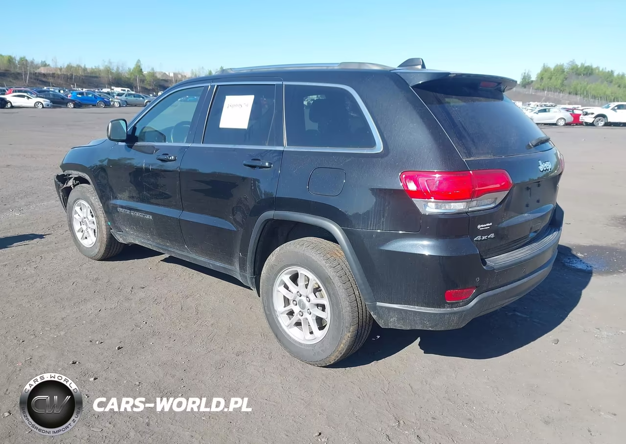 2018 Jeep Grand Cherokee Laredo E 4X4 VIN:1C4RJFAG0JC249837 - 3