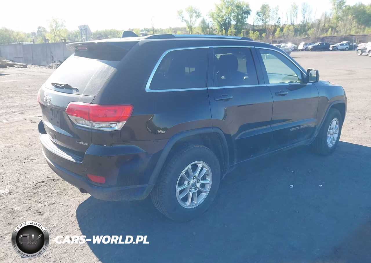 2018 Jeep Grand Cherokee Laredo E 4X4 VIN:1C4RJFAG0JC249837 - 4