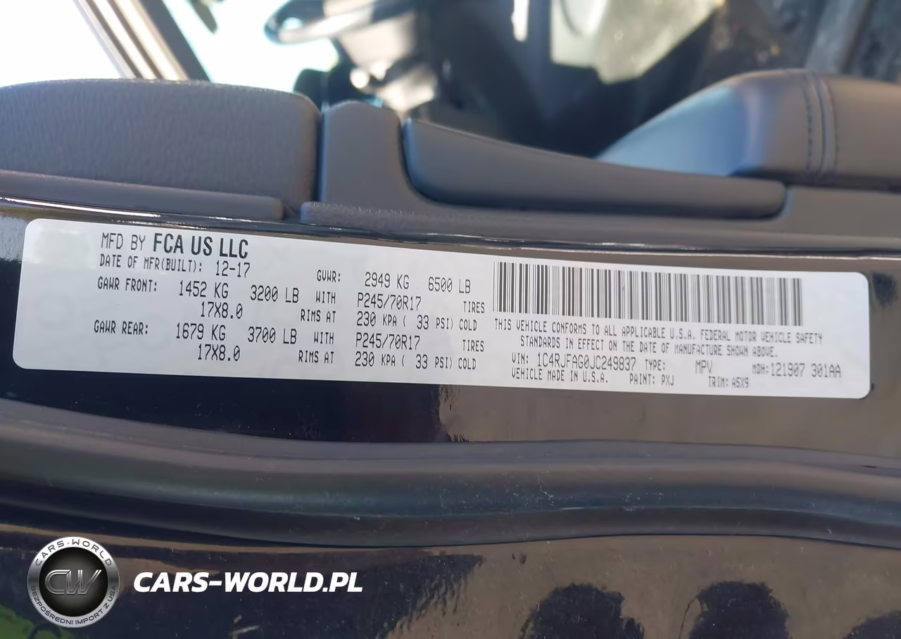 2018 Jeep Grand Cherokee Laredo E 4X4 VIN:1C4RJFAG0JC249837 - 9