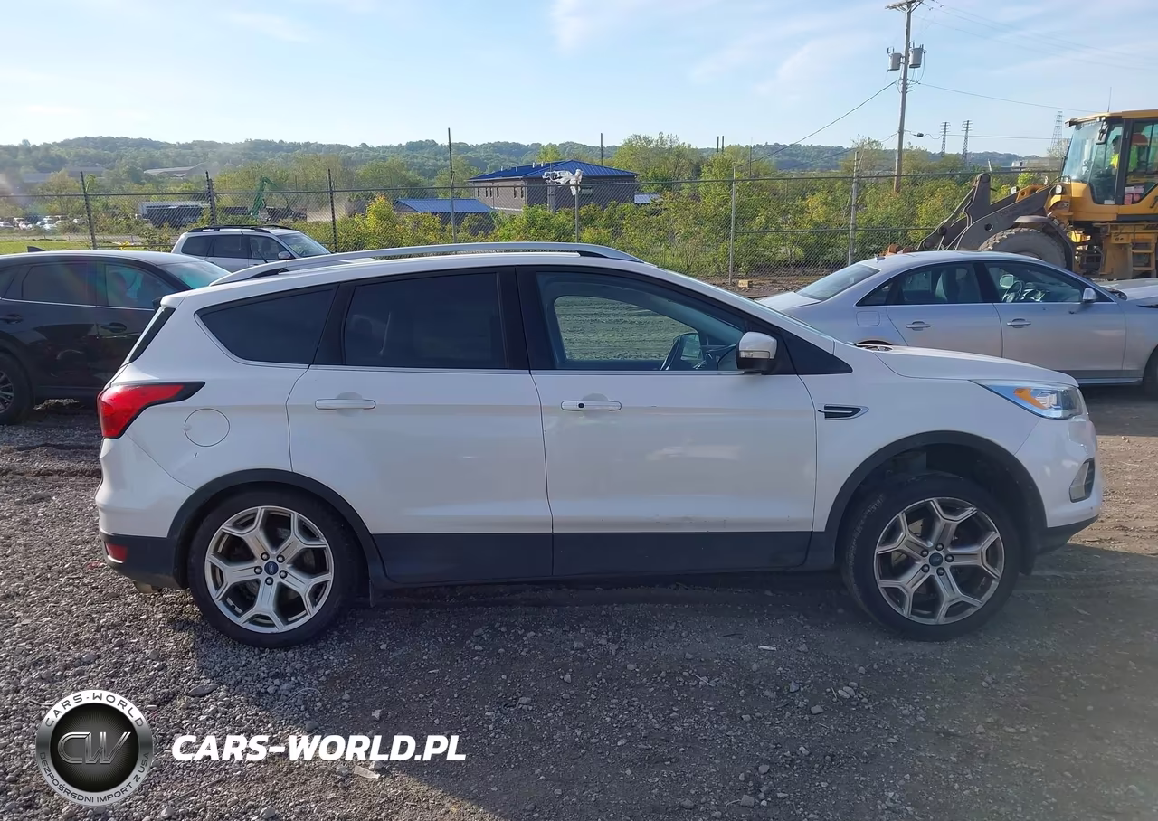 2019 Ford Escape Titanium VIN:1FMCU9J94KUA27163 - 14